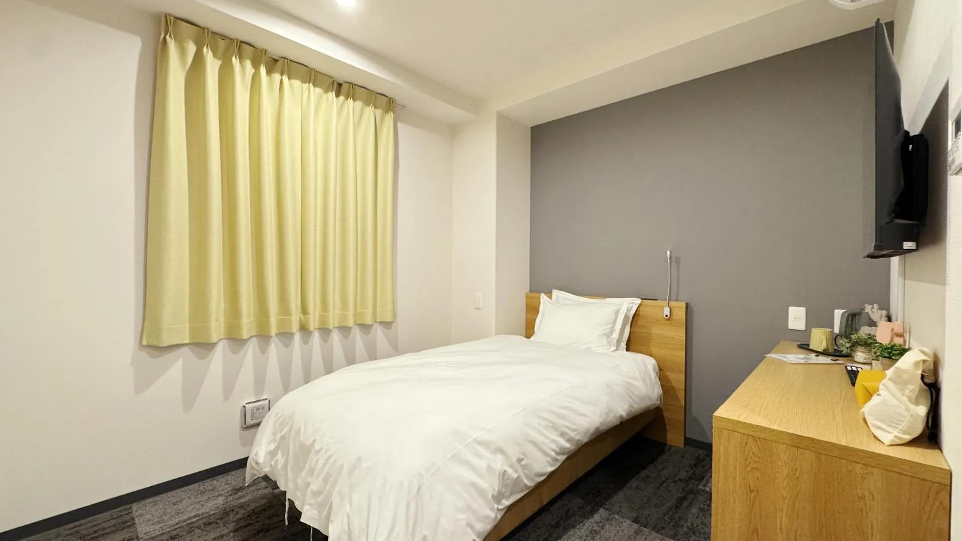 Fawn Hotel Осака Япония