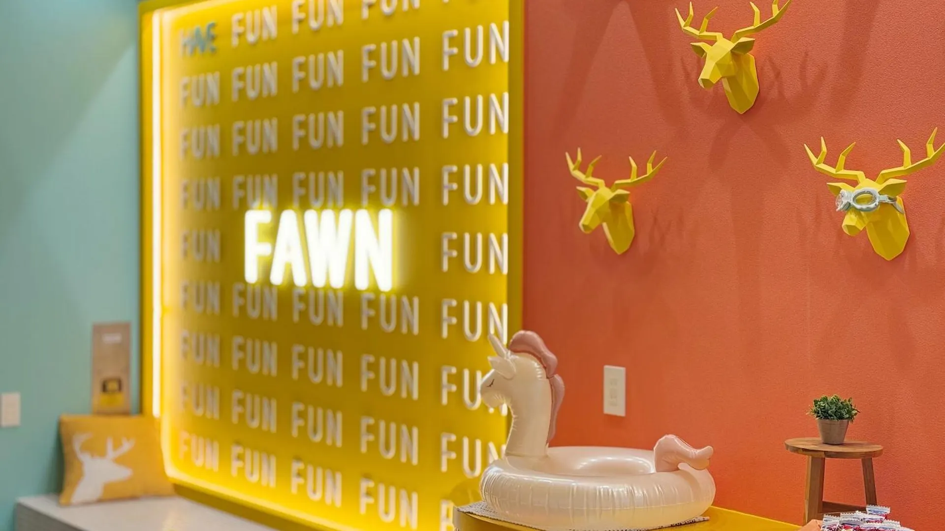 Fawn Hotel Осака